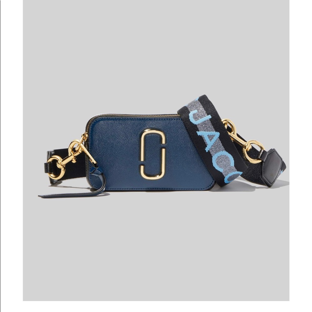 MARC JACOB THE LOGO STRAP SNAPSHOT